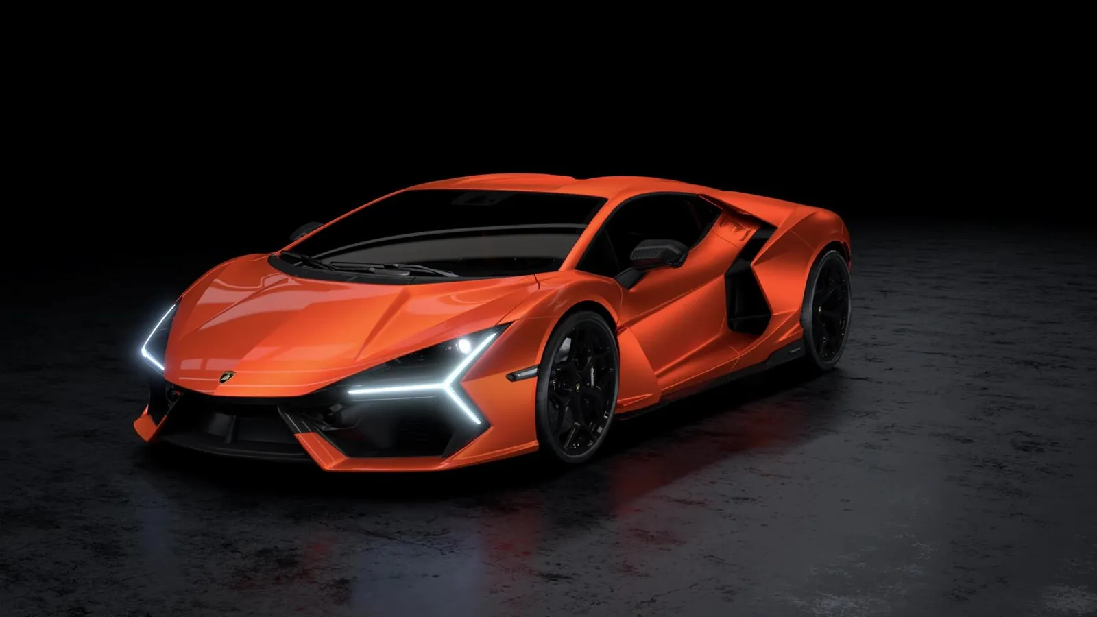 Lamborghini Revuelto כתומה בסטודיו חשוך